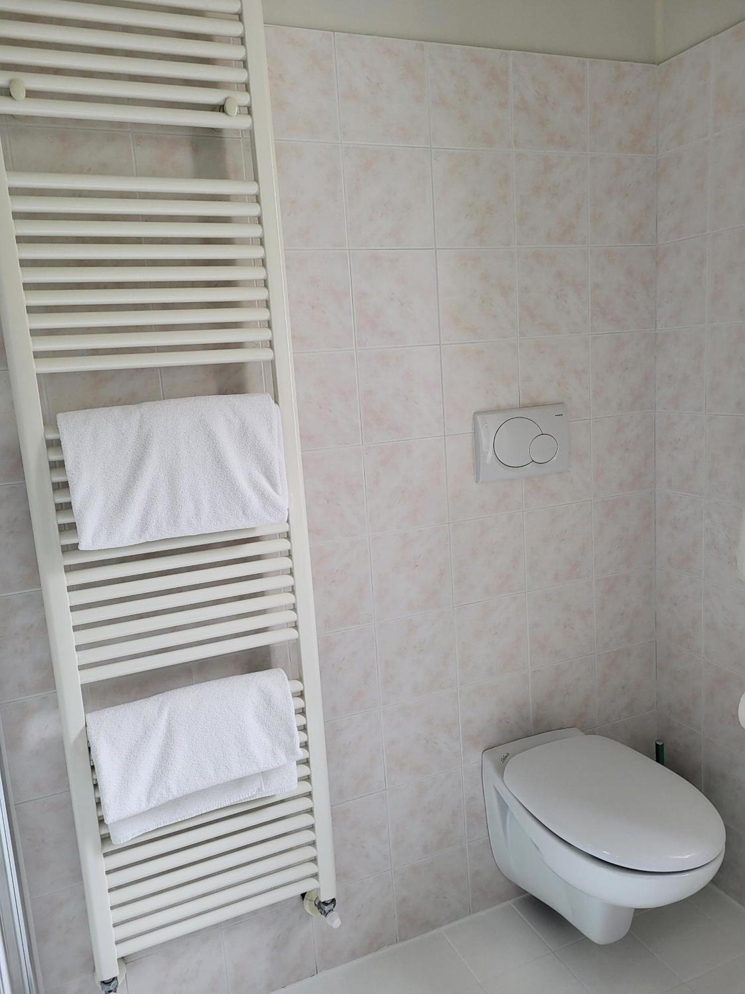 Hi Hotels Torbole - Pool & Spa Торболе Экстерьер фото
