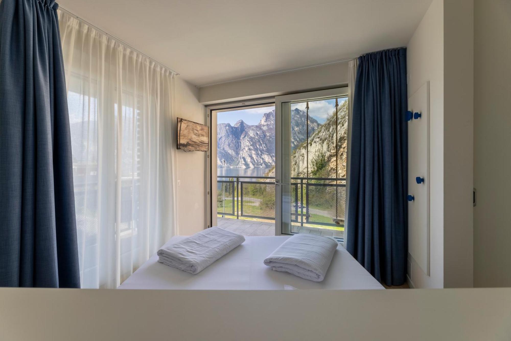 Hi Hotels Torbole - Pool & Spa Торболе Экстерьер фото